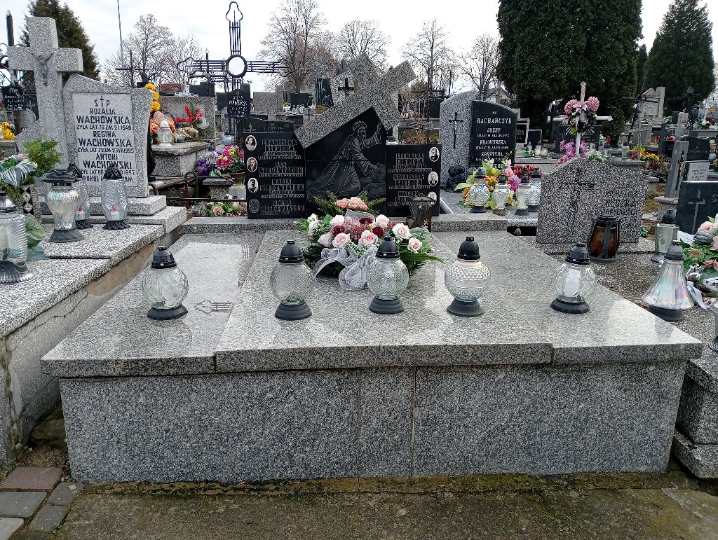 Grób Irena  Niedźwiadek