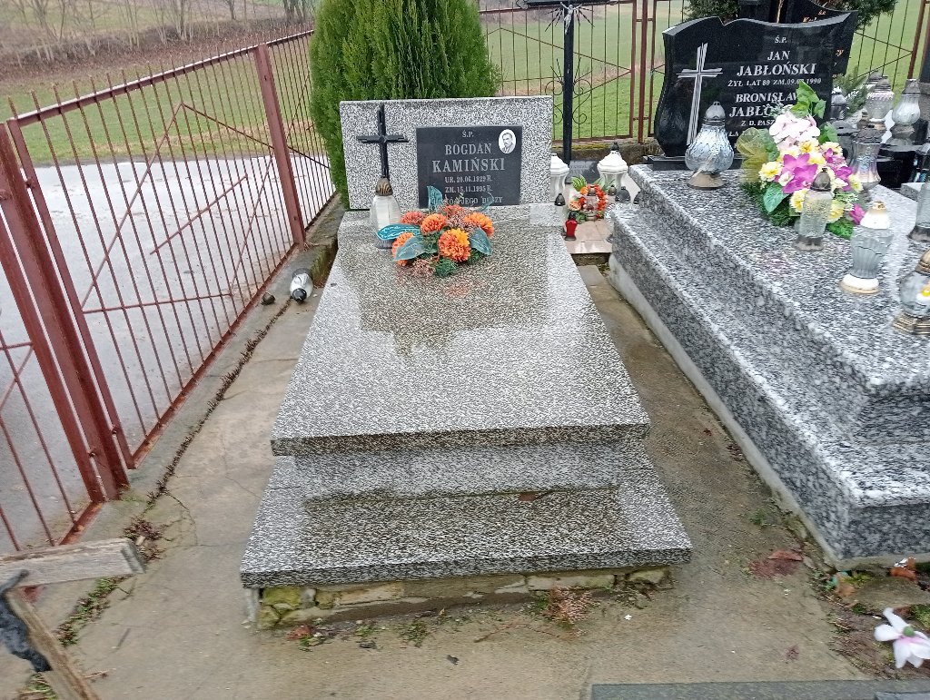 Grób Bogdan Kamiński